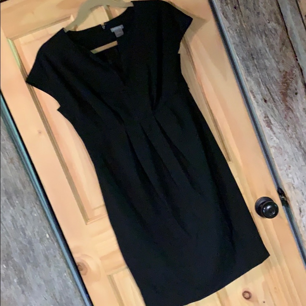Ann Taylor LBD with pockets!